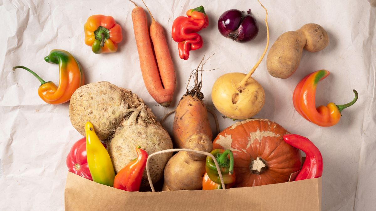 imperfect groceries help reduce food waste